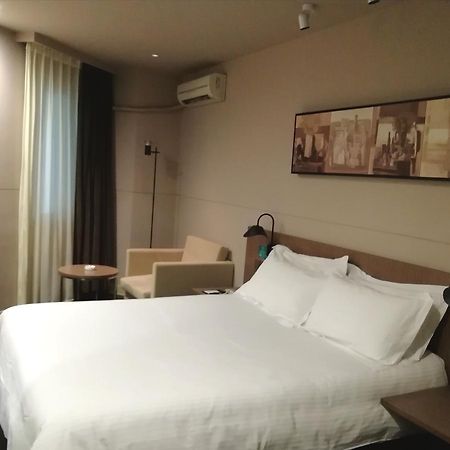 锦江之星南宁万象城地铁站酒店 外观 照片